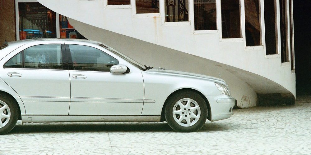 car-1232347.jpg